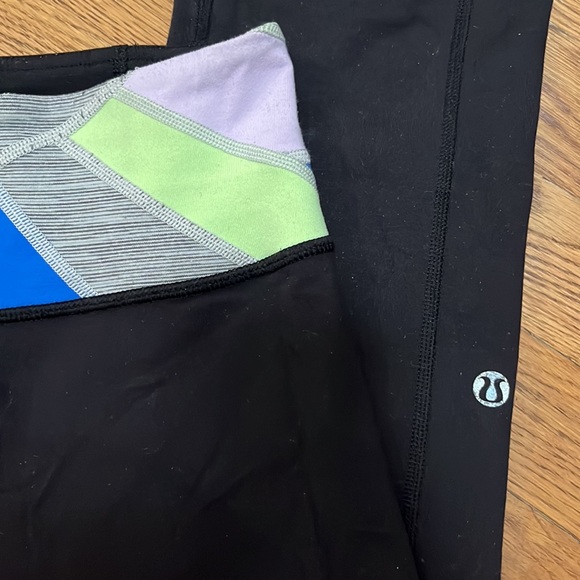 LULULEMON reversible straight leg groove pant, Size 6 - Picture 3 of 5